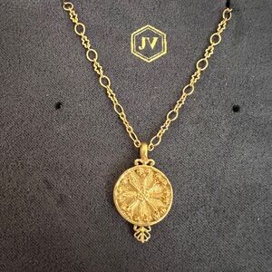 Julie Vos mother of pearl pendant